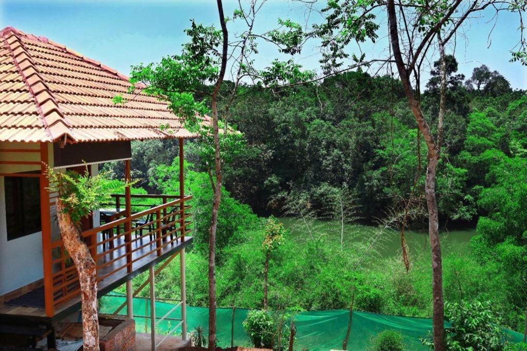 Happydays Hut Villa Mananthavady Buitenkant foto