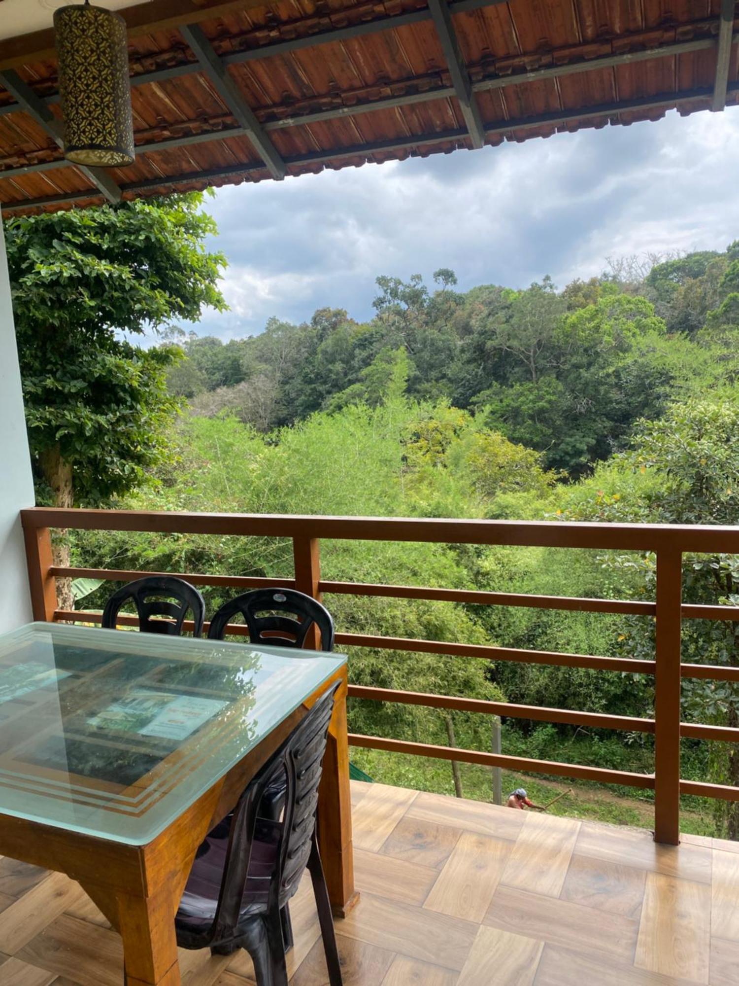 Happydays Hut Villa Mananthavady Buitenkant foto
